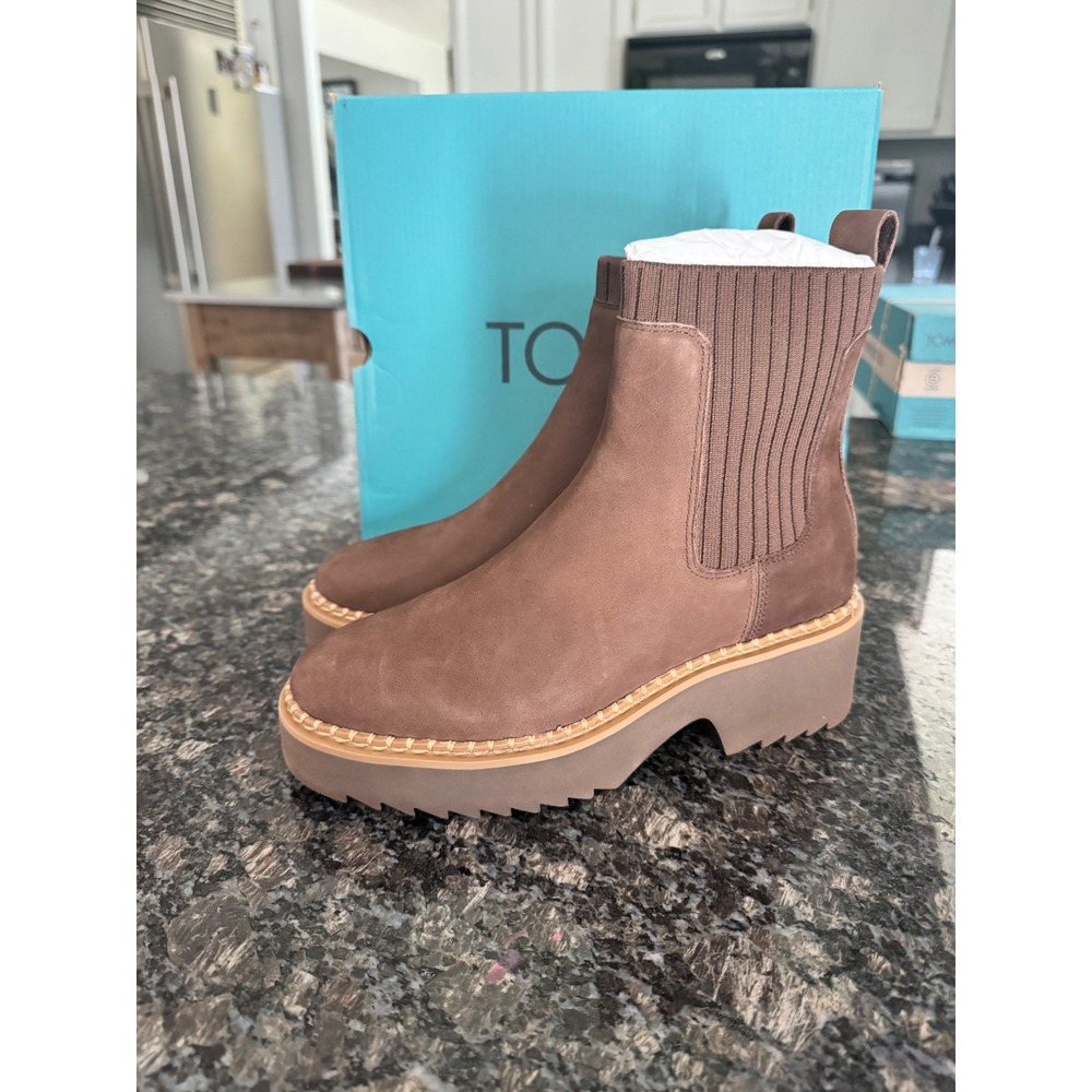 TOMS Millie Water Resistant Oak Brown Nubuck Leather Lug Sole Boots Womens 8.5